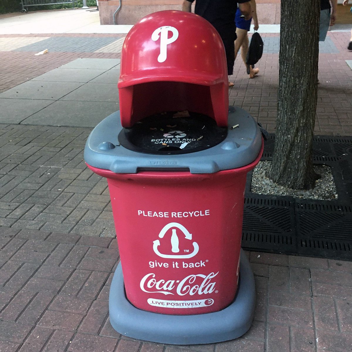 MagicalTrash's tweet photo. At Citizens Bank Park, home of #MLB's Philadelphia @Phillies, you'll find this recycling can from #CocaCola. Batting helmet is a nice touch to this #UnMagical can.

🌐 | https://t.co/GT3Khhtn0T
📷 | @CanMuseum

Used by Permission. #UnMagicalTrash #MagicalTrash @PhilliesCBP https://t.co/7fuZVgjKFf