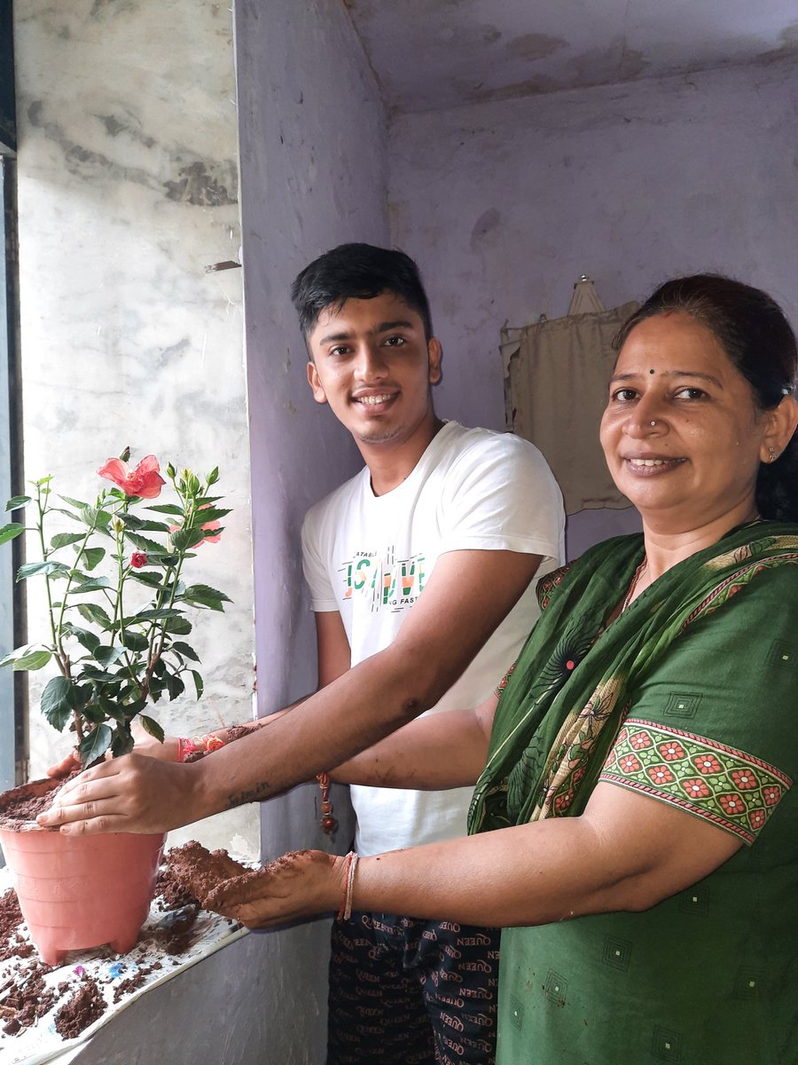 jaimin_30's tweet photo. On the Occasion of 72th Birthday of our Vadtal gadi Acharya P.P.D.D.1008 Acharya shree Ajendra Prasad Ji Maharaj Ji.

We have done a Tree Plantation 🌳🥰
@vadtalgadi @officiallndym https://t.co/XGjCInAj8e