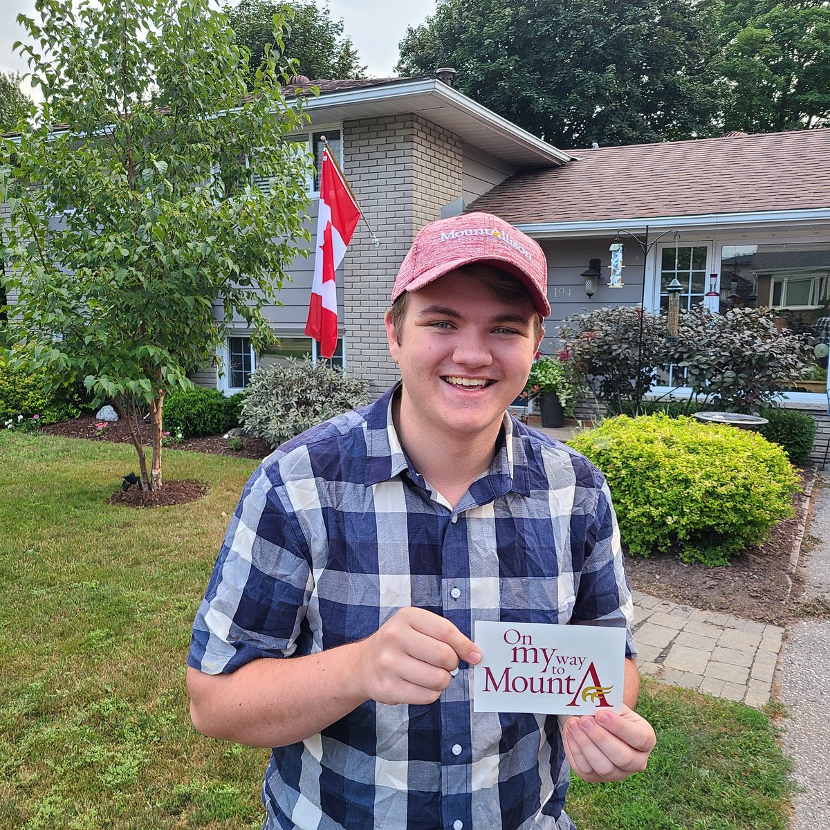LynnRThom's tweet photo. Traveling east with our youngest Ethan to take him to school.   His dreams of becoming a commercial pilot are getting closer! 
#MtAllison #NewBrunswick #futureaviator #roadtrip #partingissuchsweetsorrow https://t.co/1BbNiHNshH