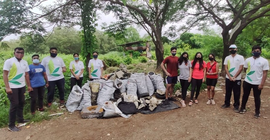 EnvironmentLife's tweet photo. Week 54 #MangrovesCleanupDrive
Though Ocean pollution is a global issue but this can be solved by local citizens contribution.
Kudos to all #MangroveSoldiers & #RotractNM for continue working to solve the global issue locally.
#PositiveStep
@byadavbjp @AUThackeray @RamsarConv https://t.co/Sz716GcQix