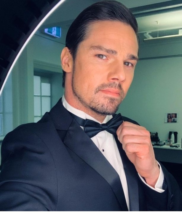 Happy Birthday Jay Ryan Wish u all the best. Enjoy ur special day     