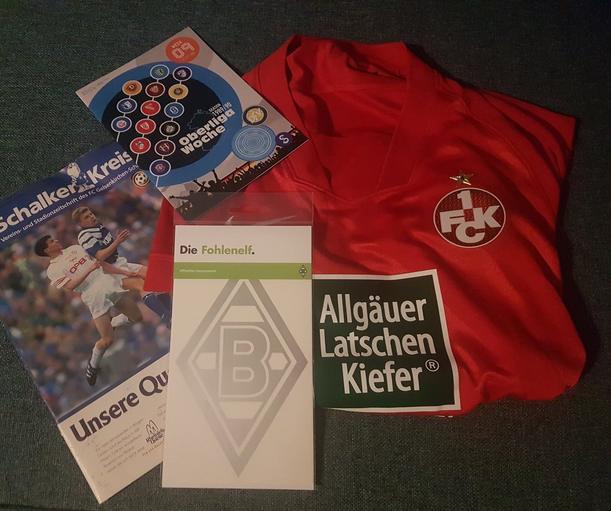 juralph27's tweet photo. Bit late posting but my first @BundesligaBoxes arrived last week! Absolutely class and proud owner of a @Rote_Teufel shirt and the additional gifts are amazing! Hooked now, made space in the wardrobe for the next batch! https://t.co/JUSewihozz