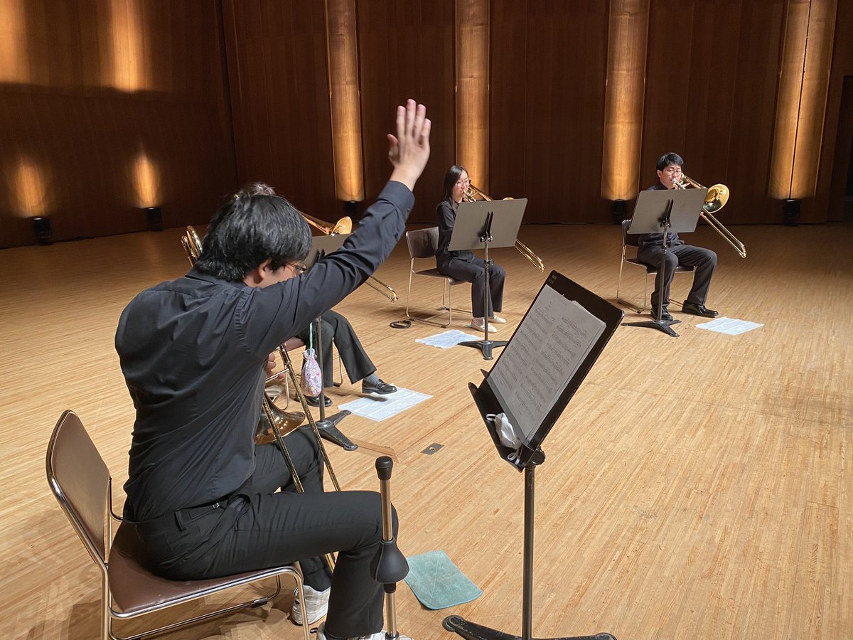 ysms_info's tweet photo. ✨活動記録✨

8/27(金)にトロンボーンアンサンブルの収録を佐賀市文化会館にて行いました！
本会初となる今回の演奏会は、無観客・オンデマンド配信の方式を採っています☀️

演奏は後日、SNSで公開予定です。公開の準備が出来ましたらお知らせしますのでお楽しみに😉💓

 #佐賀青少年音楽研究会 https://t.co/4gUt72ZXyq