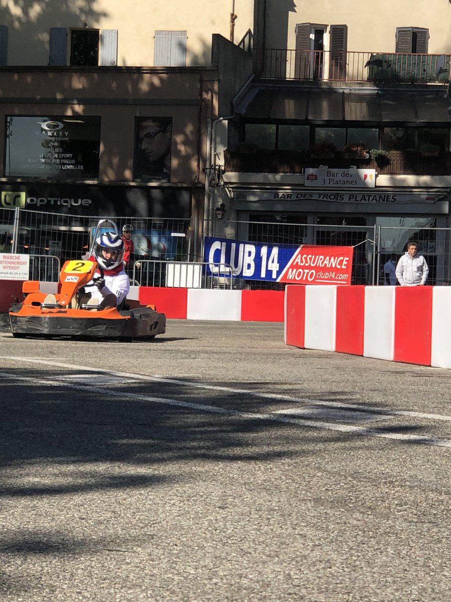 L’équipe #Axa #LavisLoncelle est Fière d’être partenaire du Karting Voultain, bravo et merci pour cette belle organisation. 👏🙏Démonstration de l’importance du gilet air bag moto 🏍#Club14. Quand l’assurance rime avec #Prevention #axaprevention merci Xavier Coste