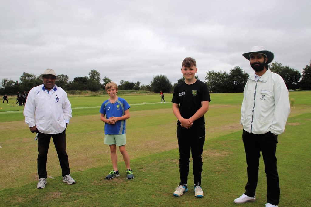 🏏BOYS JUNIOR B FINAL🏏

In <a href="/KnockharleyCC/">KnockharleyCC</a> this afternoon, they face <a href="/pembrokecricket/">Pembroke CC</a> in the Boys Junior B Final. The home side have won the toss and elected to bat first.
