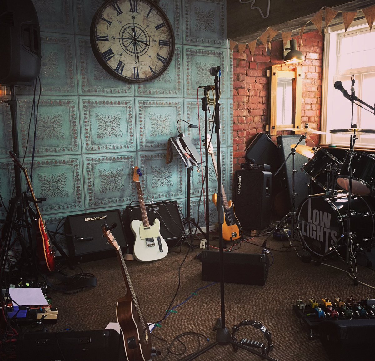 LowLightsBand's tweet photo. Set up No. 3 of the weekend. Just about to soundcheck. Join us in The Ship this evening from 6pm. #LowLightsOnTour #Hattrickofgigs #ThreeAndEasy https://t.co/viBBbrgSXy
