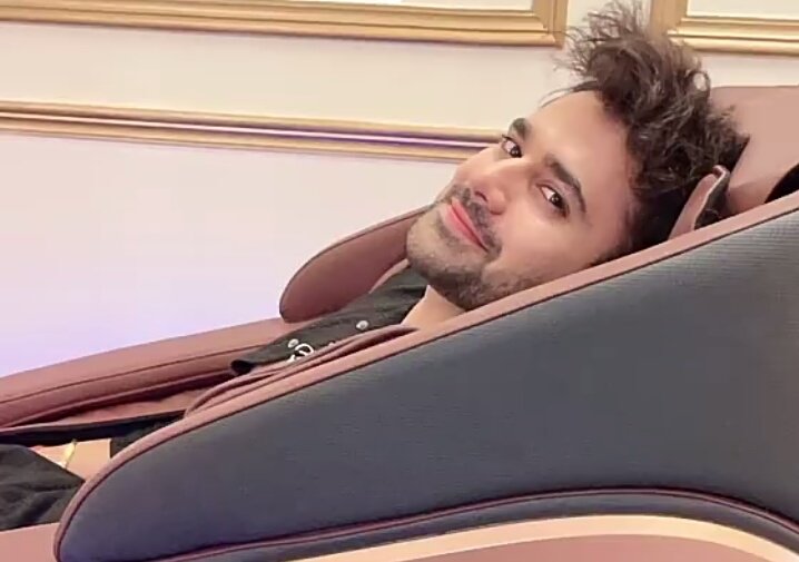 ourdiamondwin's tweet photo. Yaar iss ladke ka kya karu kuch keh bhi nhi skti 
But kuch keh bhi skti hu  
"I LOVE YOU "❤ #PearlVPuri https://t.co/1YD48ZO0LY