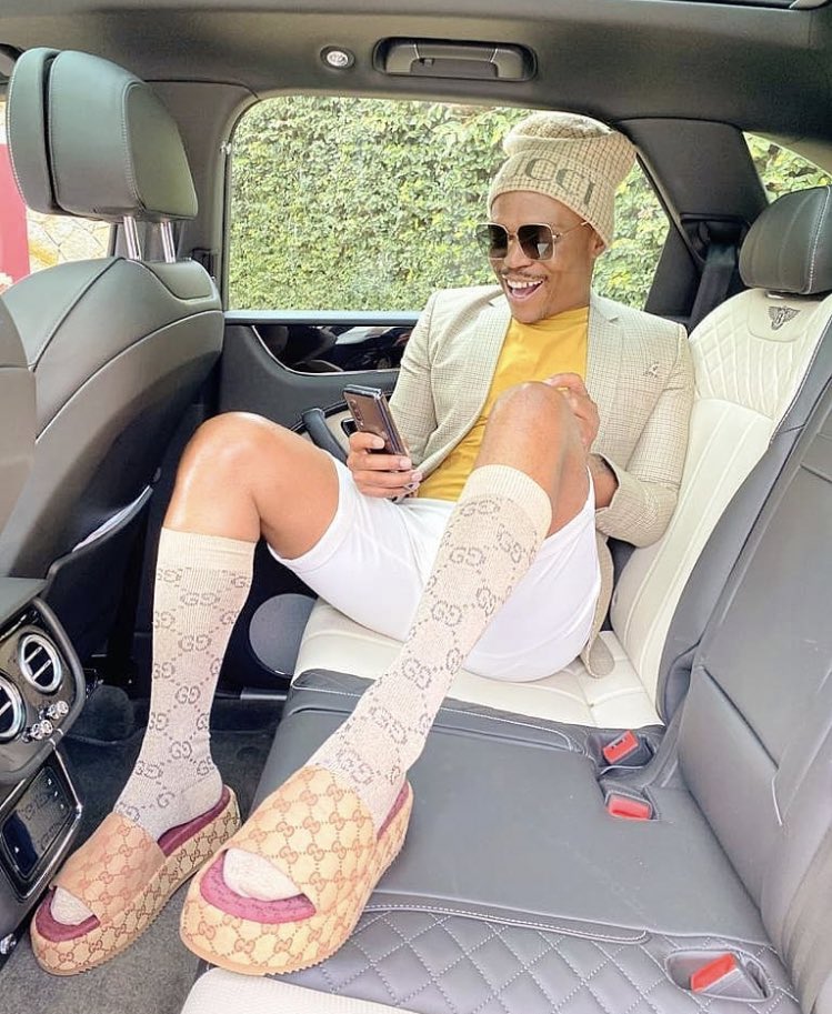 hopesamke_m's tweet photo. We still love you.
sending love &amp; light to you♥️
@somizi #IdolsSA https://t.co/441Mtdt0vp