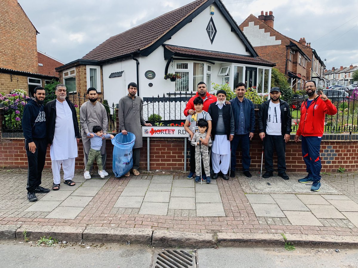 MrAlii786's tweet photo. *Clean our Street*
Fantastic response to the zero tolerance initiative to take positive action to take ownership of the state of our Roads in Ward End.
Be part of the Change…
#StChamps
#CleanerBrum
#LoveWardEnd
#B8first.         @AlumRockCF @Zah33rAkbar https://t.co/Zd9meJ2eaE