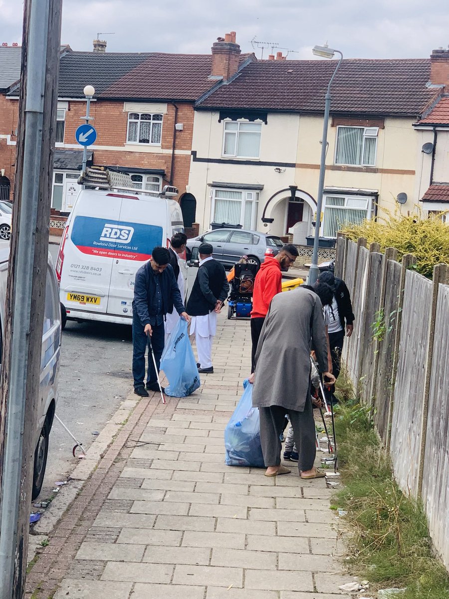 MrAlii786's tweet photo. *Clean our Street*
Fantastic response to the zero tolerance initiative to take positive action to take ownership of the state of our Roads in Ward End.
Be part of the Change…
#StChamps
#CleanerBrum
#LoveWardEnd
#B8first.         @AlumRockCF @Zah33rAkbar https://t.co/Zd9meJ2eaE