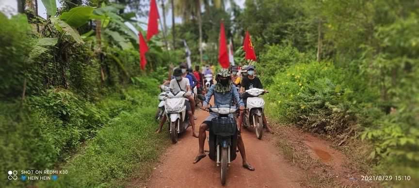 Locals of ThayatChaung Tsp took the streets in defiance of Genocidal Dictatorship today.
#KyawMoeTunRepresentsMyanmar
#Aug29Coup 
#WhatsHappeningInMyanmar
