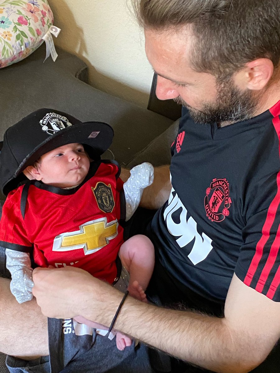 Ready to watch the game 😍⚽️👶 big United fan, not so much a fan of the hat 😂 <a href="/NBCSportsSoccer/">NBC Sports Soccer</a> #MyPLMorning