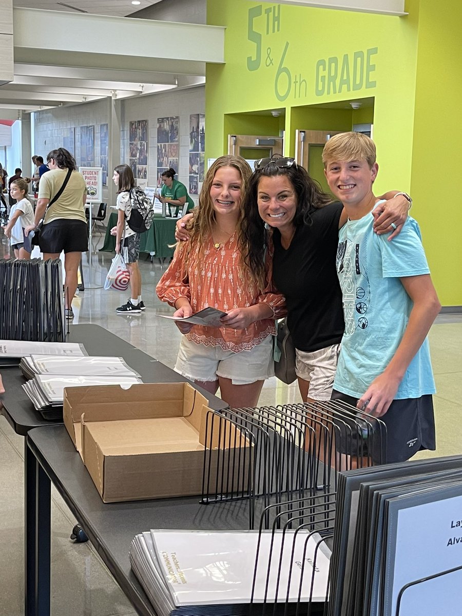 JMS717Principal's tweet photo. Great workshop week and open house night!  Looking forward to being back together tomorrow! #togetherweLEAP @ISD717 @Grade5atISD717 @Grade6atISD717 @Grade7atISD717 @Grade8atISD717 https://t.co/NA3TmAQRyt
