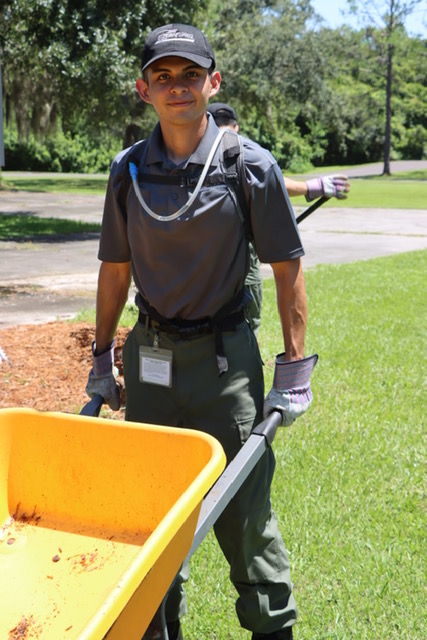 HCSOSheriff's tweet photo. Good News Sunday! 🌴

Detention Academy Orientation Class 21-05 volunteered some time at the Sheriff's Office Youth Ranch where they did some landscaping maintenance. 15 highly motivated men and women preparing to start their careers in our detention facilities! #teamhcso https://t.co/QNe9CUJA56