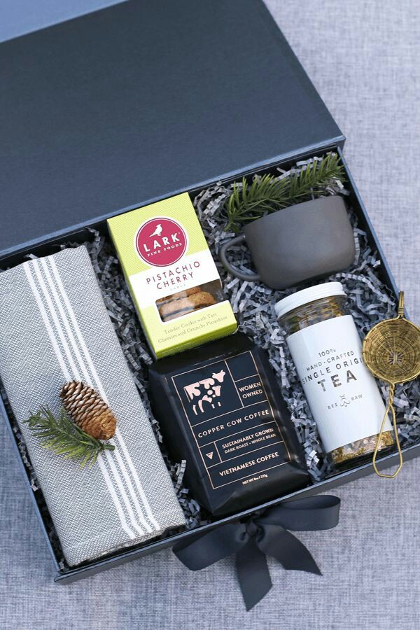 EventTGM's tweet photo. @GOLDEN_RPEO @XVIIGYUU @jjwonwo_o Happy wedding @XVIIGYUU dan @jjwonwo_o!

Selamat menempuh hidup baru. Semoga selalu dilimpahkan oleh kebahagiaan dan semoga kapal kalian semakin kuat ya.

- The Gentleman - https://t.co/rN6DUDPsaE