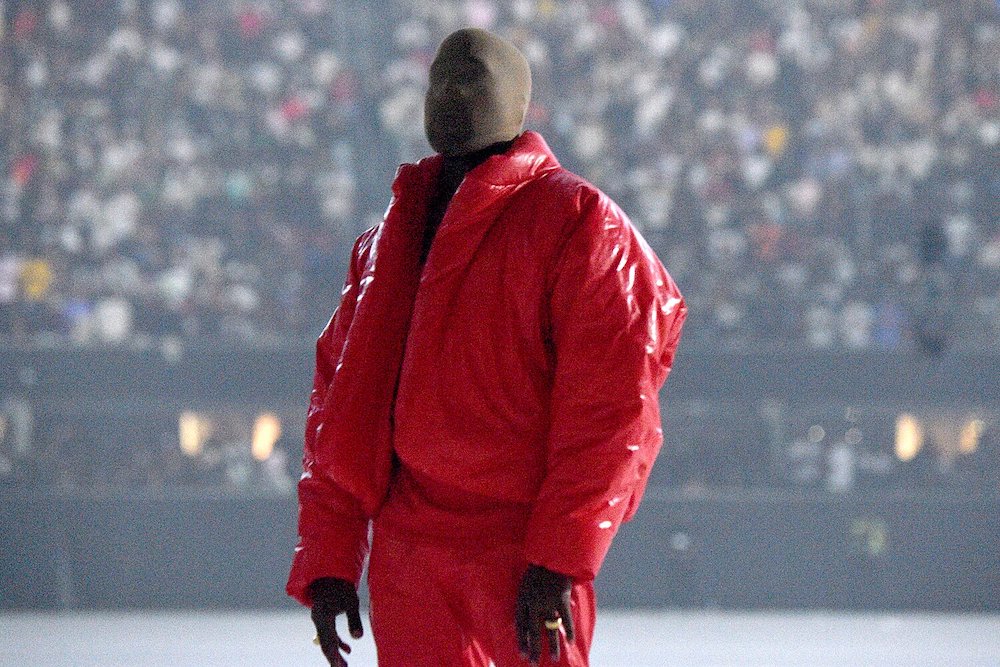 stereogum's tweet photo. Kanye West has released his new album 'Donda' https://t.co/ygNnKYUMXt https://t.co/uD0ap0ZmuP