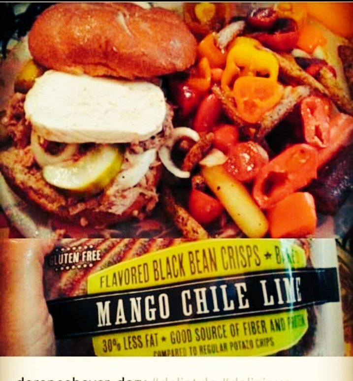 DoreneShaver1's tweet photo. #yellowtuna #salad #kosherpickles #freshmozzerella sliced #onions #peppers #carots #balasmic with #crunchytoppers umm #delicious😋#multigrainbread #myownrecipesfor #lunch https://t.co/cXae7MHbKm