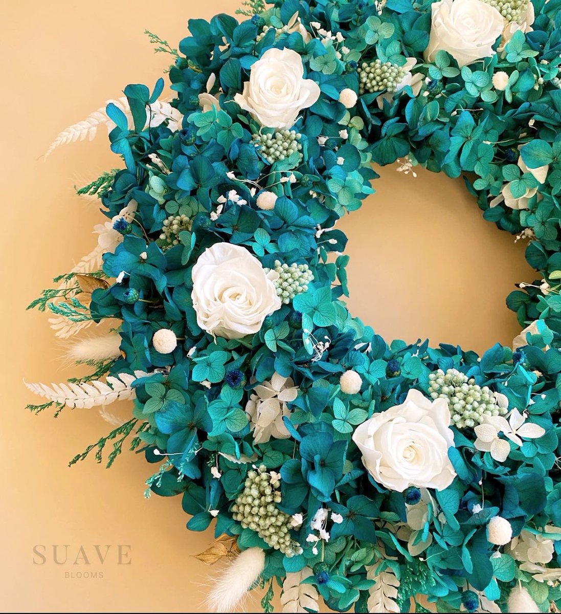 skvv_'s tweet photo. Hi everyone! 

I usually don’t tweet much but I thought I’d share some of my arrangements I’ve created since launching Suave Blooms!

It would definitely mean so much if you guys could follow me on Instagram to support my small business, thank you! 🥺🤍

https://t.co/vG6d6ZMUL5 https://t.co/PJNxDGP0z0