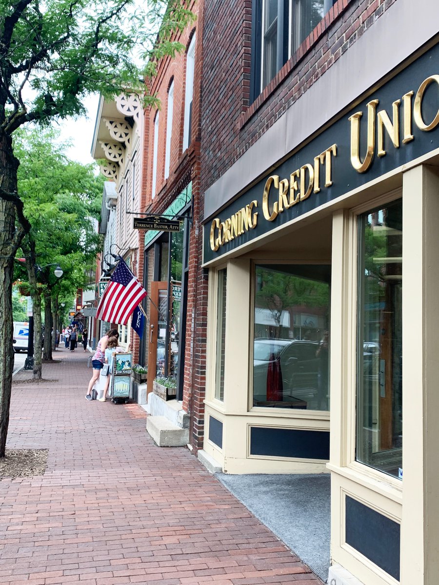 OneDelightfulL's tweet photo. The Gateway to the Finger Lakes, the @gafferdistrict in Corning delivers a good time! Breweries, shops, bakeries, museums, and more make it a must-stop town: https://t.co/JBL1YrmG6n #NewYork @CorningFLX @UrbanCorning https://t.co/AtY5R35IID
