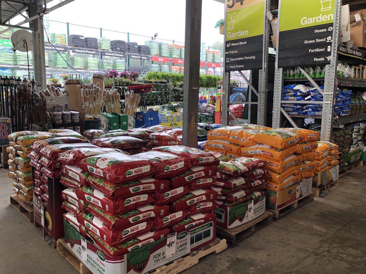jasonjohnson_JJ's tweet photo. The season is far from over, enhance your yard and protect that investment! ⁦Working with the greatest partners! @THD_3488⁩ ⁦@JoshSirois5⁩ ⁦@CaffreyDamien⁩ ⁦@ScottsLawn⁩ ⁦@Scotts_MGro⁩ https://t.co/kwcXvxNDBJ