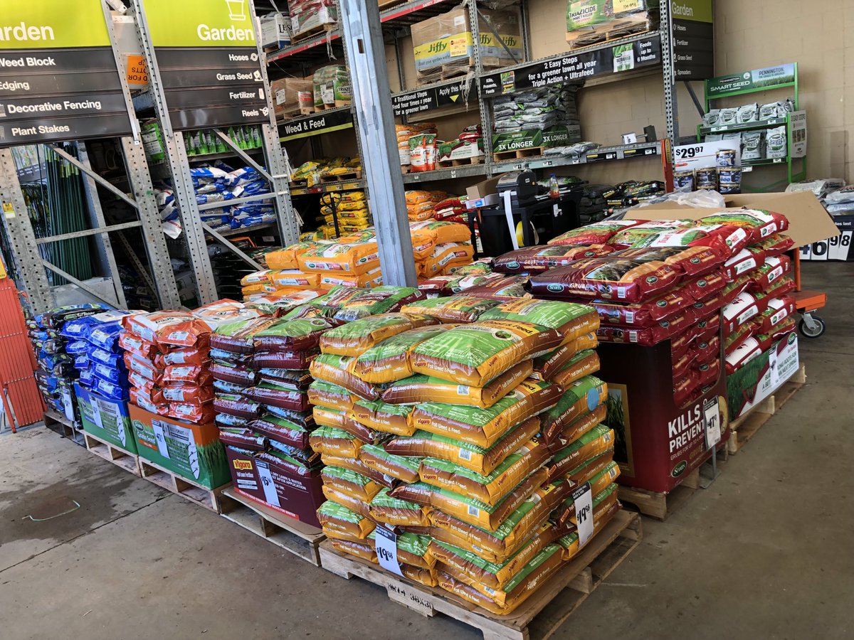 The season is far from over, enhance your yard and protect that investment! ⁦Working with the greatest partners! <a href="/THD_3488/">Home Depot Keene NH</a>⁩ ⁦<a href="/JoshSirois5/">Josh Sirois</a>⁩ ⁦<a href="/CaffreyDamien/">Damien A Caffrey</a>⁩ ⁦<a href="/ScottsLawn/">Scotts Lawn</a>⁩ ⁦<a href="/Scotts_MGro/">ScottsMiracle-Gro</a>⁩
