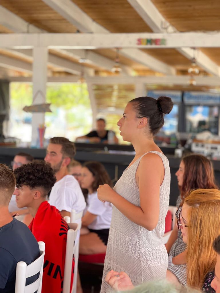 EduardShalsi's tweet photo. 📍Në Jalë tek Akademia Verore Politike 🌞

FRESSH, Tiranë

✅ Ju përgjigja pozitivisht kërkesës për të bashkëbiseduar me të rejat dhe të rinjtë mbi tema të ditës dhe sfidat e së ardhmes. Lexo më tepër ⬇️https://t.co/YEr12cvfmM https://t.co/zGRtkvveUe