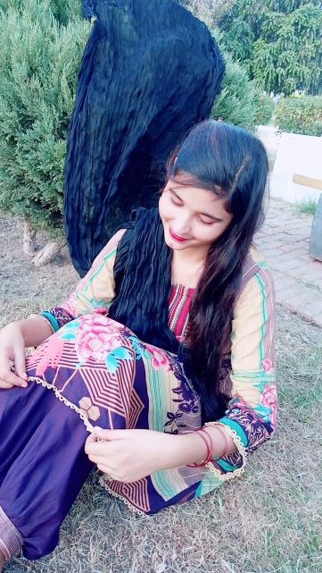 sohniheer07's tweet photo. sohniheer07:kbi dekhna mjy ghor se #LuvSignals  https://t.co/P7NzHCuwGe https://t.co/OEzUSpr8Ay