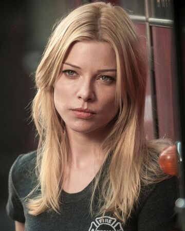 ABlondeMedic's tweet image. -Leslie Shay.
-Paramedic At Firehouse 51.
-Kelly Severide’s best friend.
-Ships with Chemistry.
-Retweet.