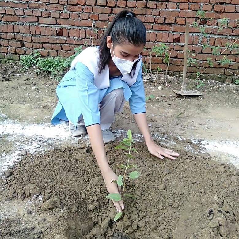 monikkaa2005's tweet image. I planted a tree because tree give us air with #onenessvann #Ghaziabad on 29th August 2021 

#onenessvann 
#santnirankarimission 
#sncf 

@OnenessVann @santnirankari @sncfoundation