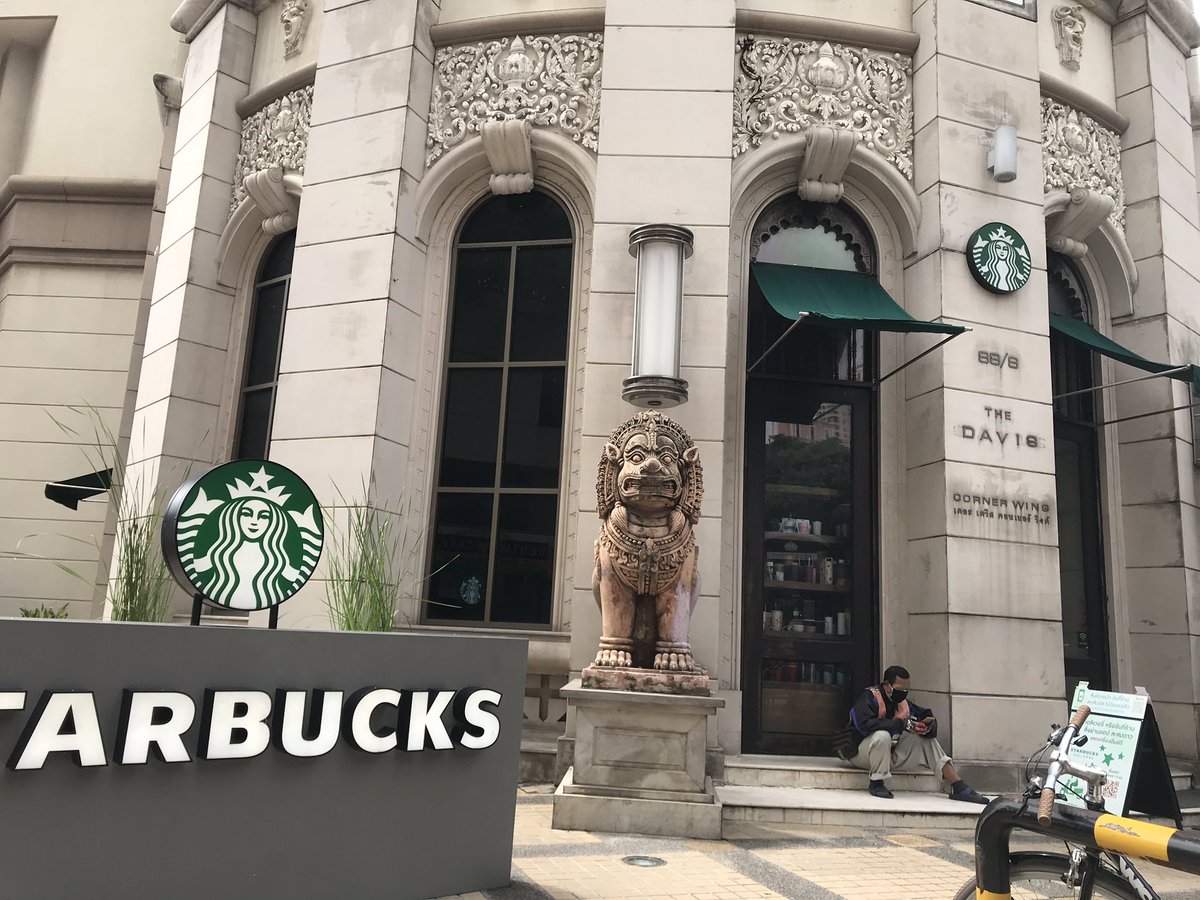 adumi0425's tweet photo. バンコクで1番好きなスタバ!#スタバ #starbucks #THEDAVIS #バンコク https://t.co/loQJQycGTF