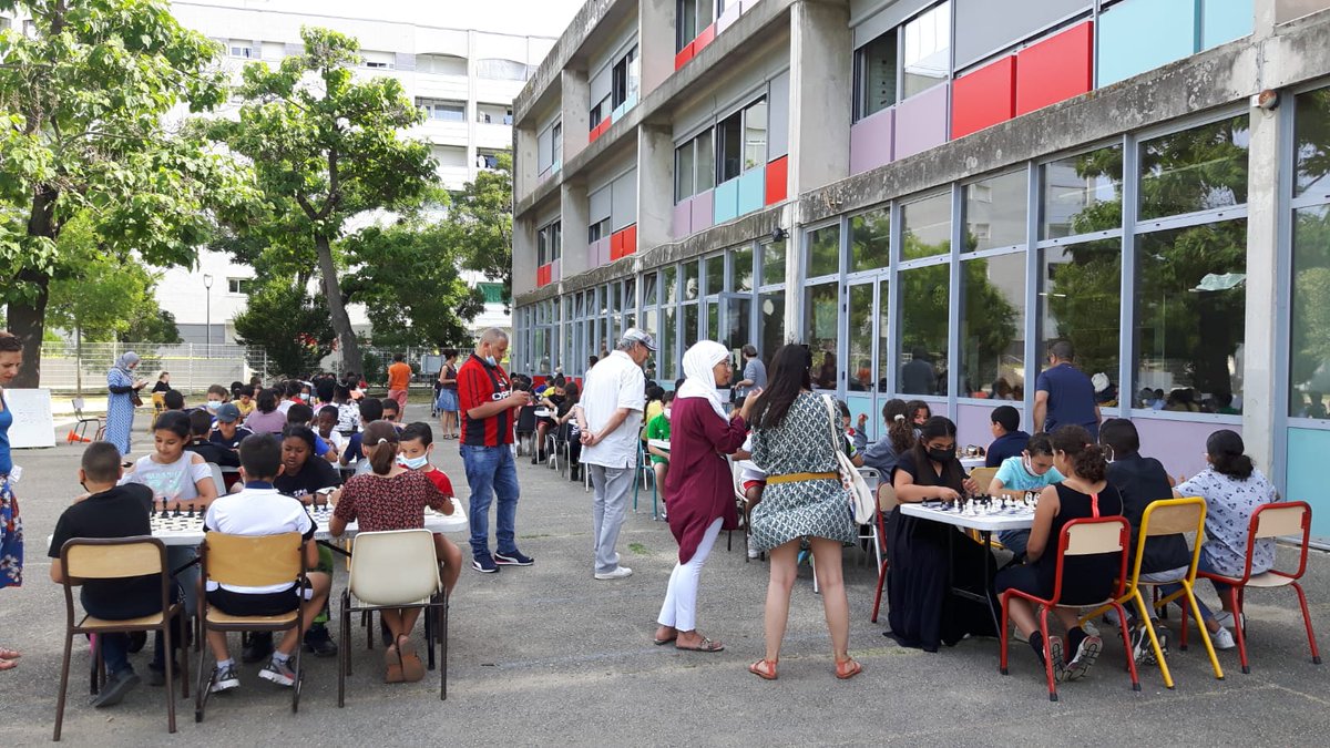 VEchecs's tweet image. Tournois scolaires le 18 juin 2021 à l'école de Pierre Rigaud ! Le "jeu d'échecs" sous le signe de la réussite autour du "Développement du jeu d'échecs". Un merci pour tous. Participation des écoles de #PierreRigaud & de #PierreBrossolette à Valence.@VilledeValence @NDaragon