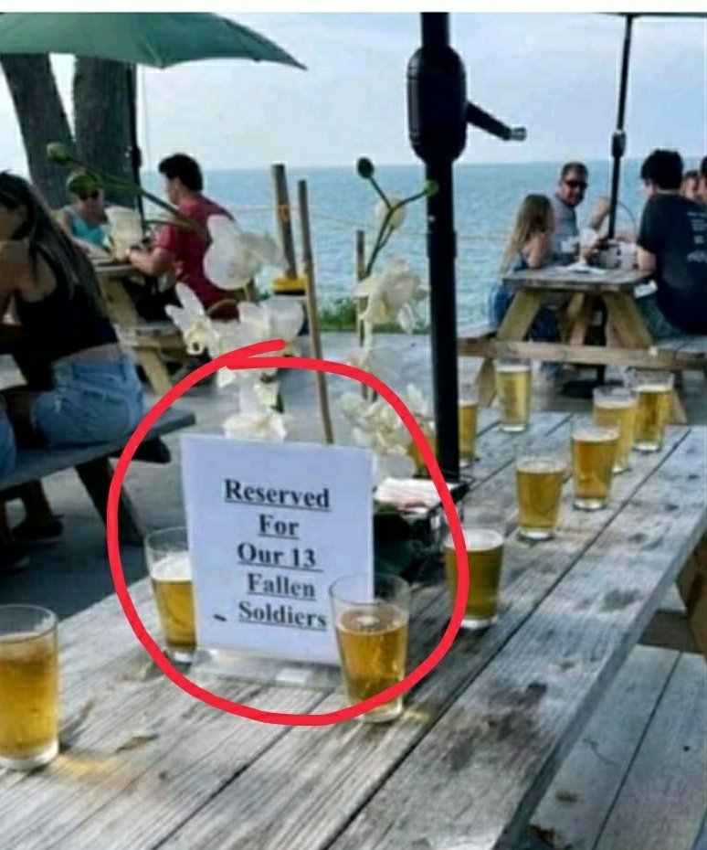 indian_soldier's tweet photo. This is the US society.
Respects is engrained in their hearts! https://t.co/cCAGS203gs