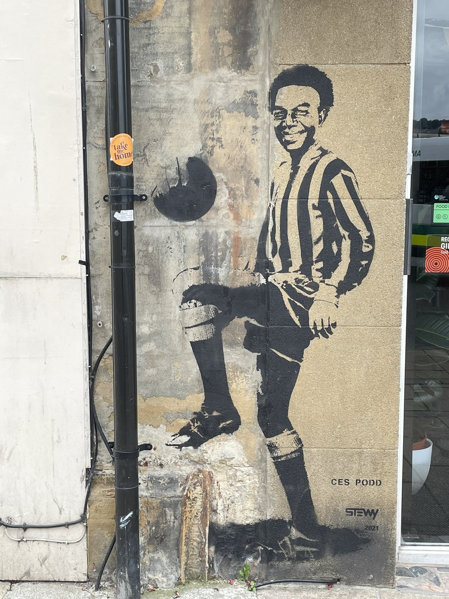 Nice trip into Bradford for some book shopping at <a href="/WaterstonesBD1/">Waterstones Bradford Wool Exchange</a> picking up @DaveZ_uk’s book then checking out North Parade Street Festival <a href="/visitBradford/">Visit Bradford</a> <a href="/Bradford_Live/">Bradford Live</a>