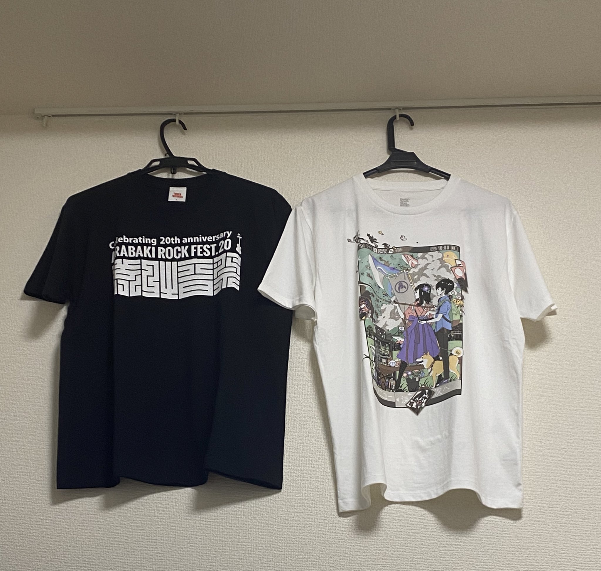 تويتر うどあ على تويتر 心理学の先生にインタビューした際 在宅勤務には好きな服を壁に飾るといいと言われて早速実践 アラバキとサマーウォーズ 中村佑介さん T Co 85vzavfyi3