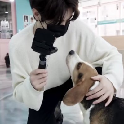 twicesunoo's tweet photo. this is too much https://t.co/8VIS7BOMyh