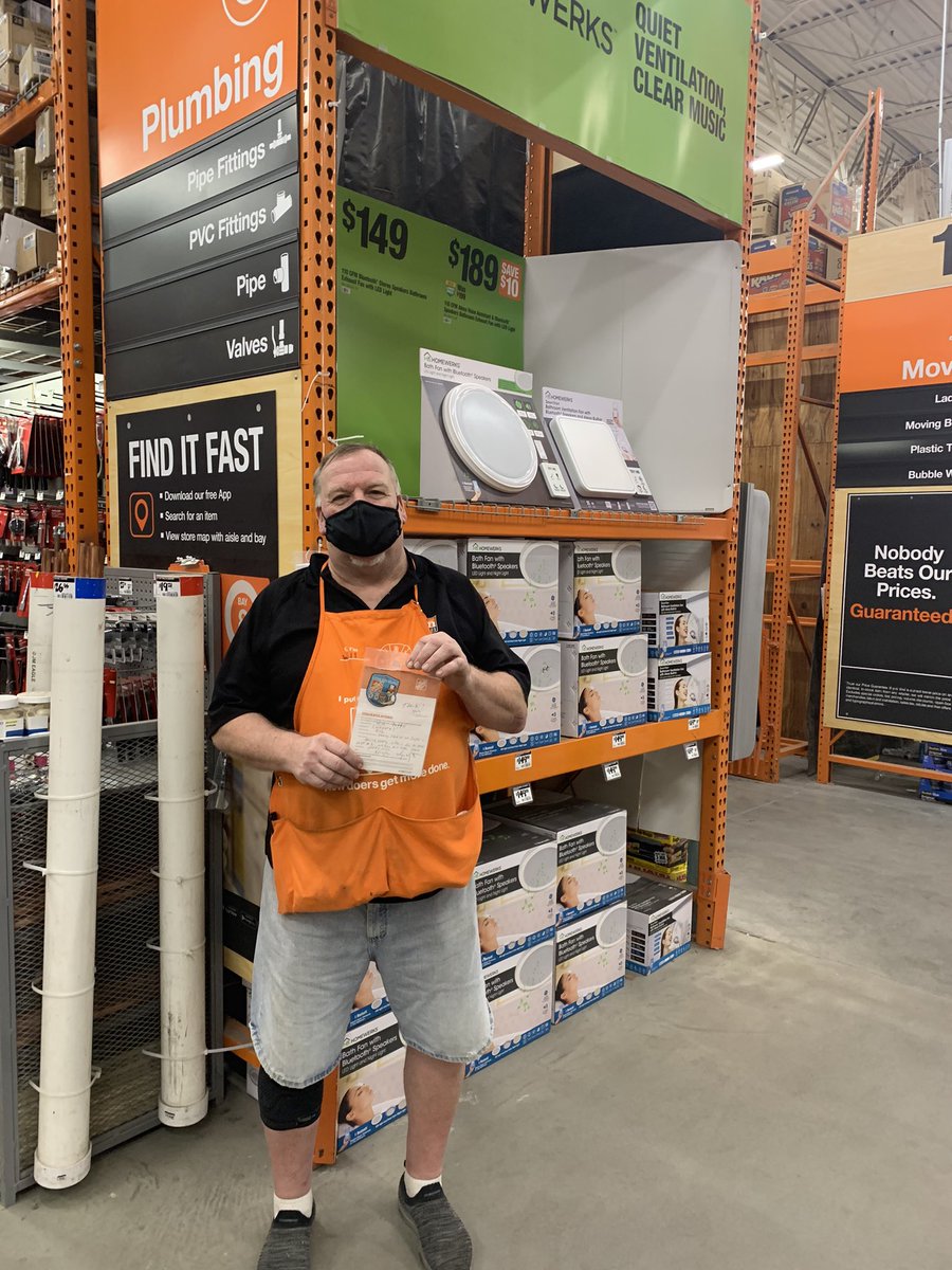 Recognizing Will today  for “Taking Care of Our People “  As the In Focus Captain- Will’s passion for Safety, drives our high level of Associate All Star Participation- keep up the great work- Will / Team🎉🎊🎈!!!