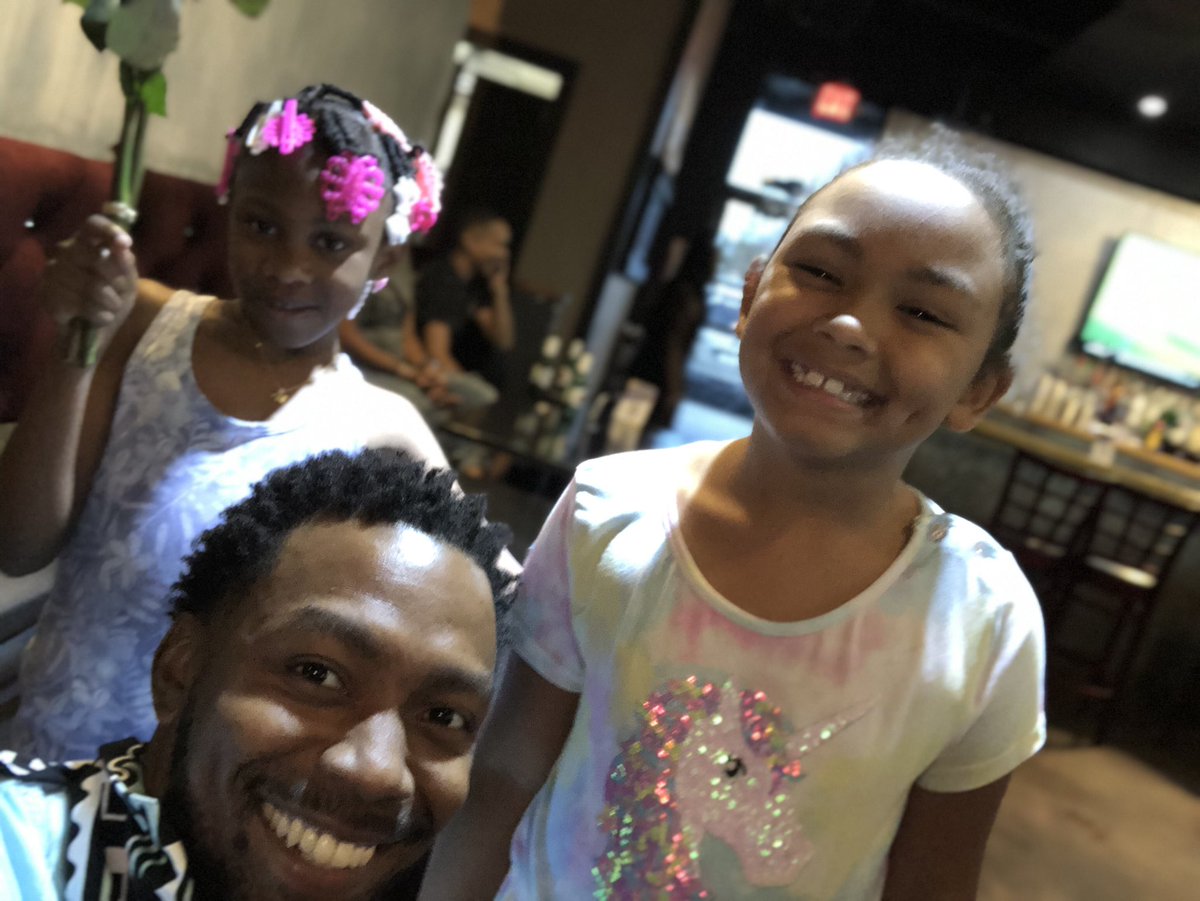ArapperJust's tweet photo. Out with the Babygirls #WeOutSidee https://t.co/SUNsOXG1Ab