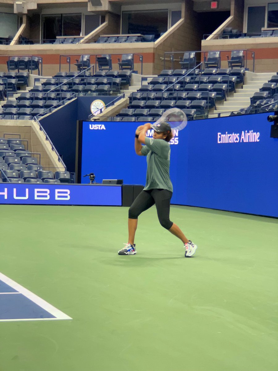 Wowowテニス على تويتر 全米オープンテニス 現地より 大坂選手はセンターコートで1時間以上かけて練習しました 仕上がりは順調なようです 8 31 火 午前7 40 大会第1日ナイトセッション ｍ ブーズコバ Vs 大坂なおみ 放送 配信情報はこちら T Co