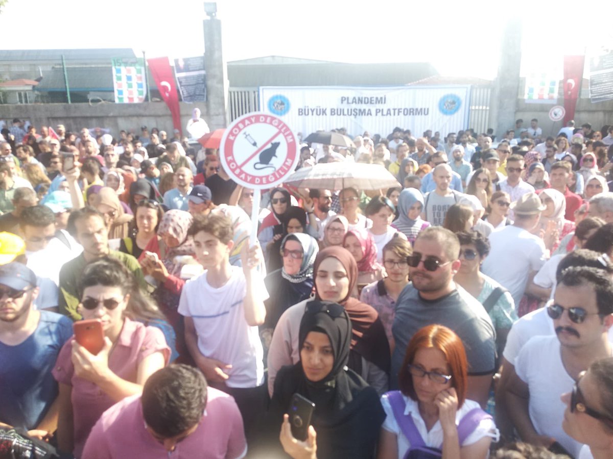 buyukbulusmaplt's tweet photo. Biz buradayız tüm gücümüzle gerçekleri haykırıyoruz bir değil binlerce insanız korkmuyoruz engellendikçe daha da güçleniyoruz!!
#PlandemiBulusmasıEngellenemez https://t.co/okOWHTftBo