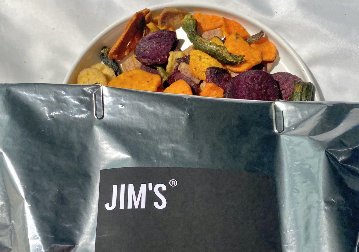 ˓𐬹 ༘ 🥦 เจอสักทีร้านผักอบกรอบที่ผลิตเองในไทย แล้วอร่อย!! ด้วยแพคเกจเขาเป็นฟอยด์อัดอากาศ ทำให้กรอบ ไม่แข็ง ไม่เหม็นหืน กรอบนานตามที่ร้านเคลมจริง ถุงใหญ่เบิ้มมมีผักผลไม้ 11 ชนิดเลยนะ กินเพลิน คนไม่กินผักยังบอกว่ากินง่าย อร่อยยย 100/10