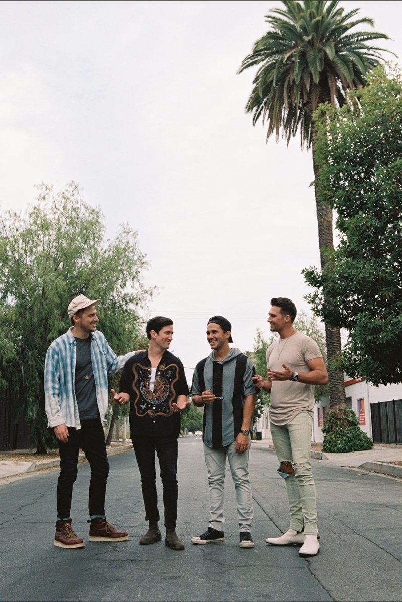 BTREsp_'s tweet photo. El mundo necesita una cosa:
El cuarto álbum de @bigtimerush https://t.co/zg6VIHkWy0