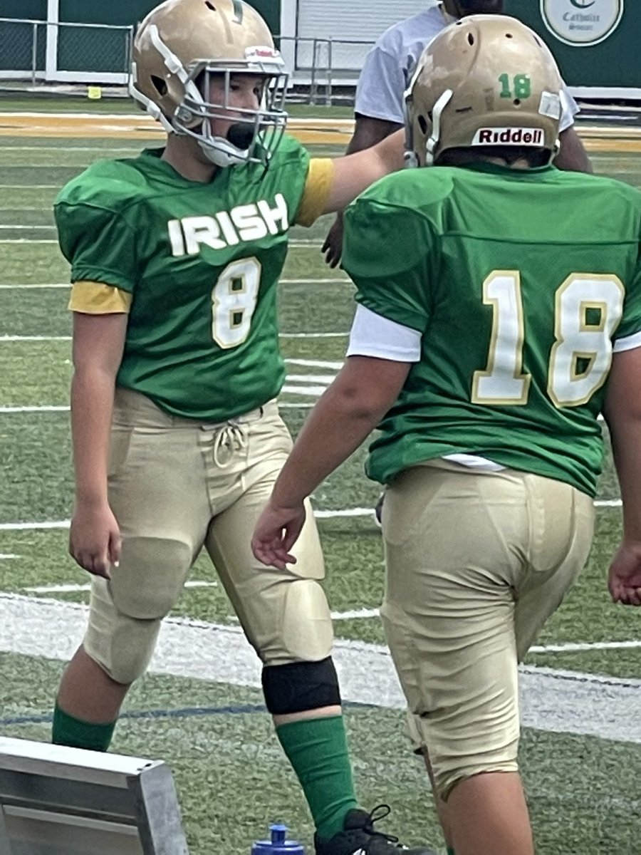 gflomberg6's tweet photo. Love my #8 Center @KnoxCYF @CoachB_Bennett #10u @KCIrishFootball #futureirish https://t.co/nTIm6QsxCQ