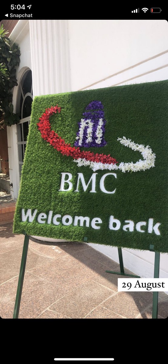 أول يوم في آخر سنة دراسية، بالرغم من إنه كان طويل ومتعب إلا أن شعوري بالحب والإمتنان  يفوق الوصف . الحمدلله ❤️✨يارب سنة خفيفة ولطيفة وكلها بركة .