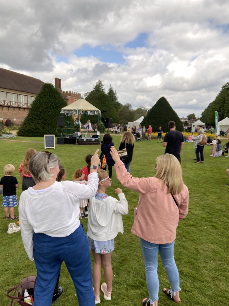 Cathy Hughes (@cathyhughes0803) on Twitter photo Active with ABBA Sisters at #hamptoncourtfoodfestival #nursesactive #imperialactive โฆ<a href="/HRP_palaces/">Historic Royal Palaces</a>โฉ Active with ABBA Sisters at #hamptoncourtfoodfestival #nursesactive #imperialactive โฆ<a href="/HRP_palaces/">Historic Royal Palaces</a>โฉ