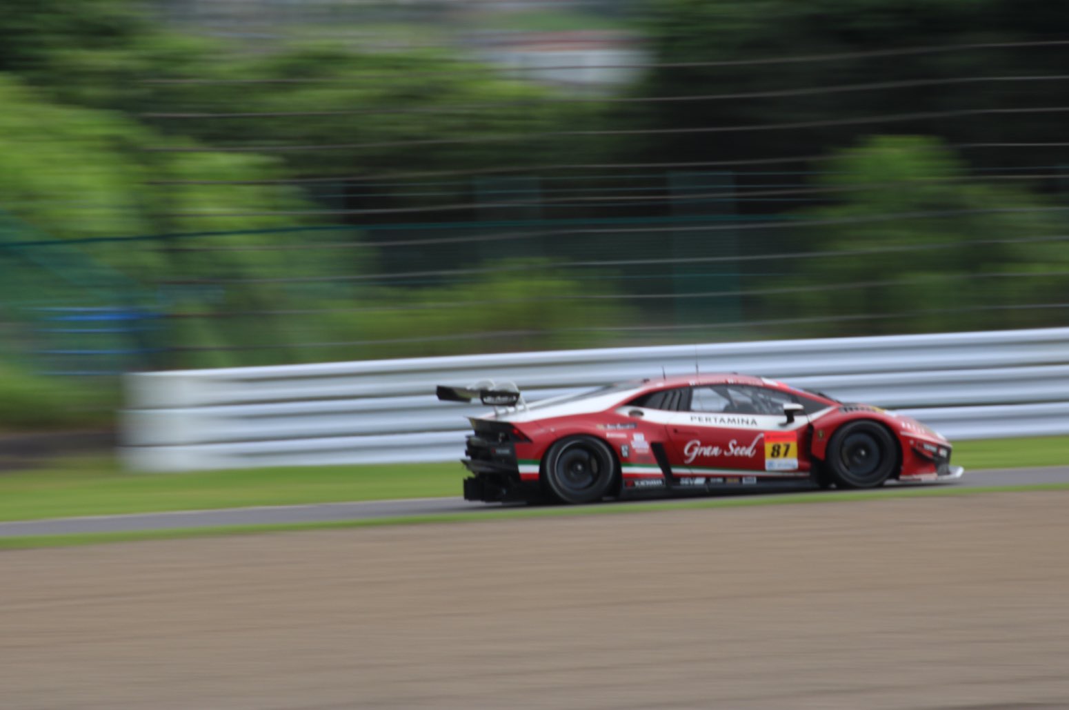 サワーで ザしゅわ炭酸 87 グランシード ランボルギーニ ウラカンgt3 Jlocの2号車 上位進出にはあと一歩かなー と感じております Naエンジンでマザーシャーシより車体が元から重い 確か のはツライと思いますが 期待しております Jloc
