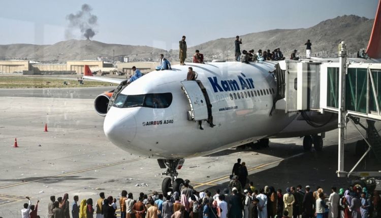 tourtelegraph's tweet photo. 7 aircraft parked at Kabul Airport as US resumes evacuation flights

Read more: https://t.co/CwR4rVMvFO

#Travel #kabulairport #Afghanistan #Afganistan #aviation https://t.co/2BCitSMOQ3