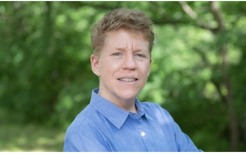HALEatMSU's tweet photo. Congratulations to Dr. @KrisRenn, @HALEatMSU Professor and Associate Dean of Undergraduate Studies for Student Success Research, for being named the Erickson Distinguished Chair for the 2021–2024 academic years! Read more about Dr. Renn's new role here: https://t.co/XNBLdEViEX https://t.co/VynW8rEmmJ