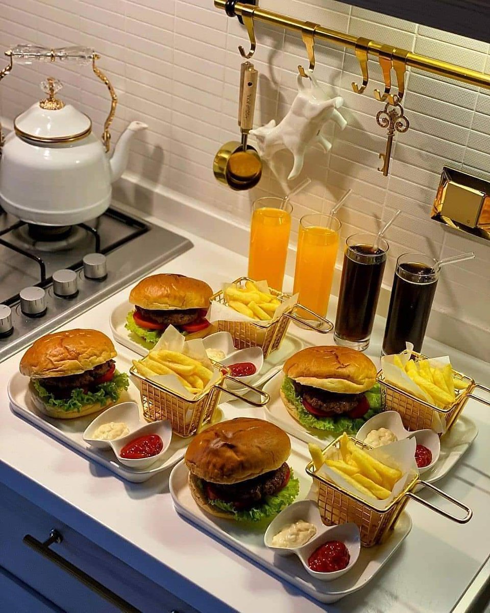 iemanayman's tweet image. One day