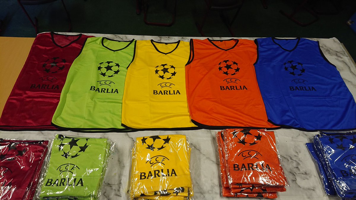 CmilkComFoot's tweet photo. A massive thank to Ryan McMillan and everyone at Castlemilk Boys Club for purchasing new bibs for future CCF initiatives.
Always great to get support from other community organisations and people.
Unfortunately Barlia has not reopened.
#SaveOurPitch
#castlemilktogether https://t.co/OENkqHkdsF