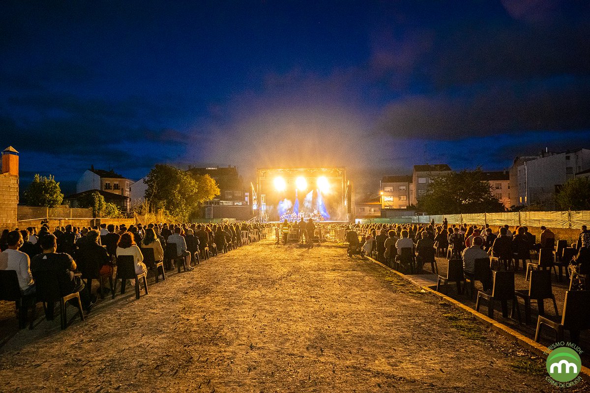 TurismoMelide's tweet image. SAN ROQUE 2021
Lembramos en imaxes o poderoso e divertido concerto que ofreceron onte Heredeiros da Crus, banda mítica do #rockgalego 
#SanRoque2021 #Melide #MúsicaAoVivo
